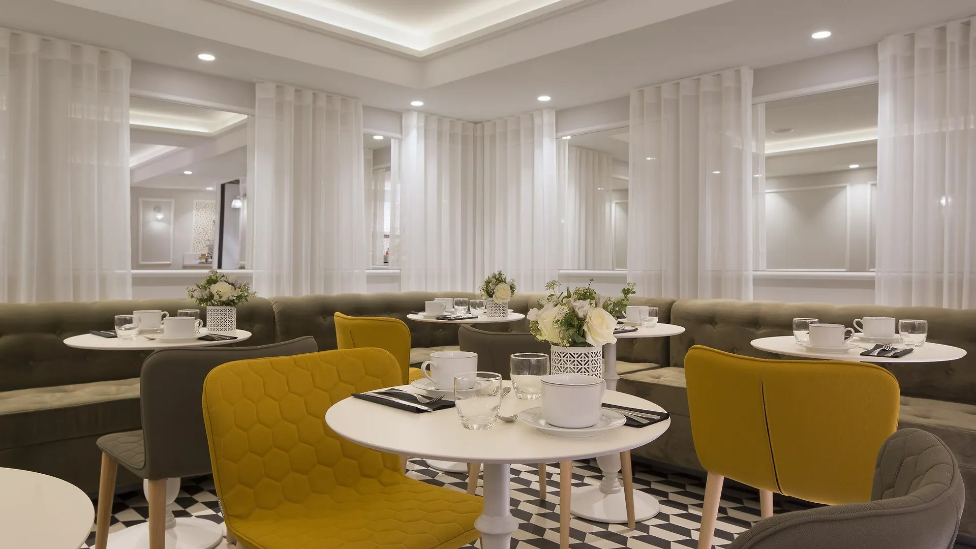 Pastel Hotel 3*