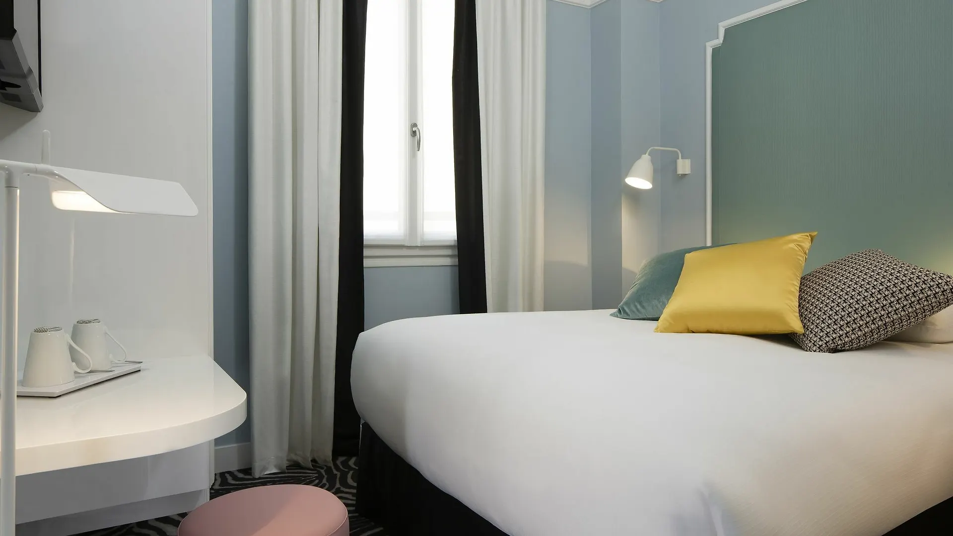 Pastel Hotel