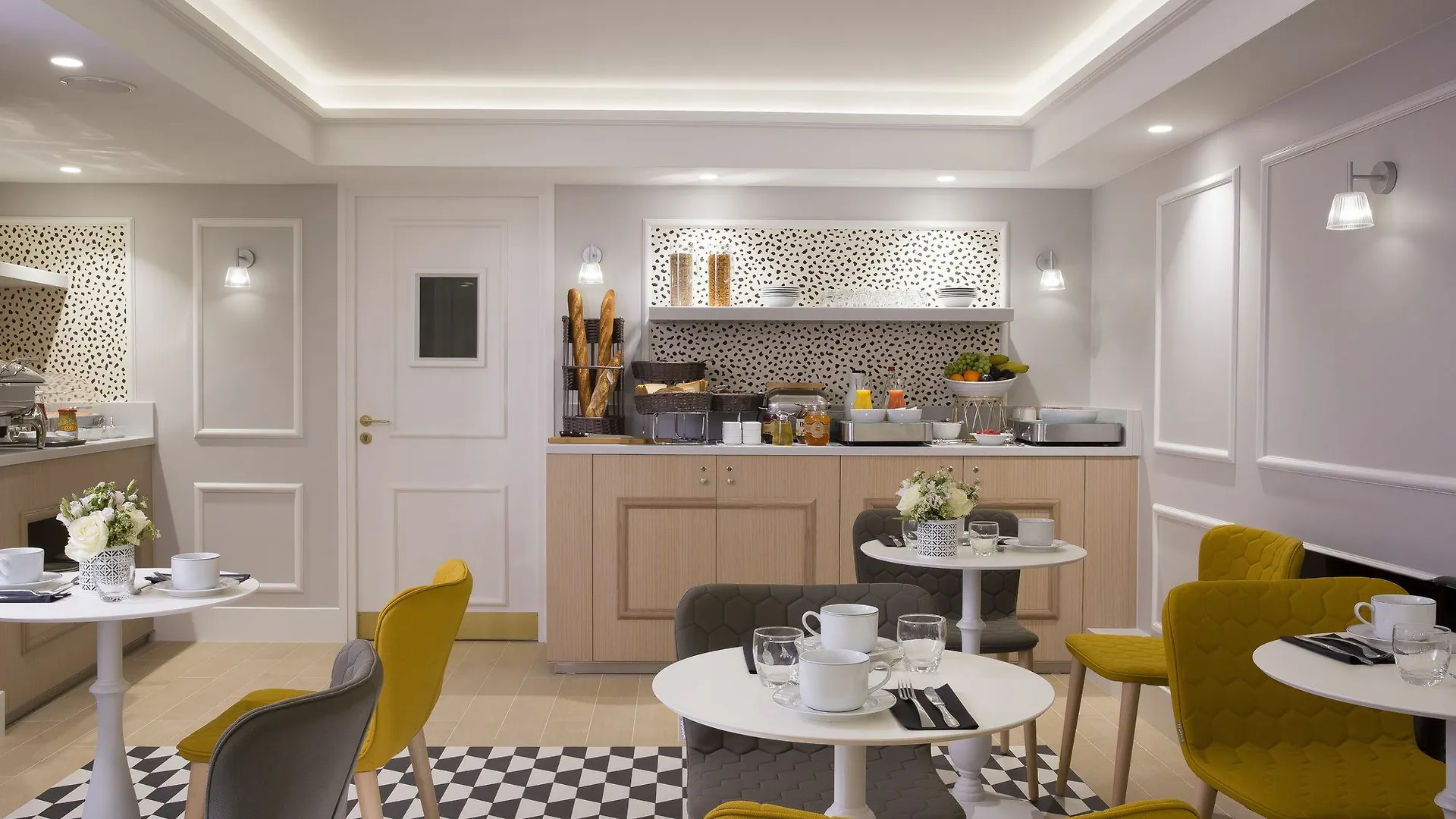 Pastel Hotel 3*